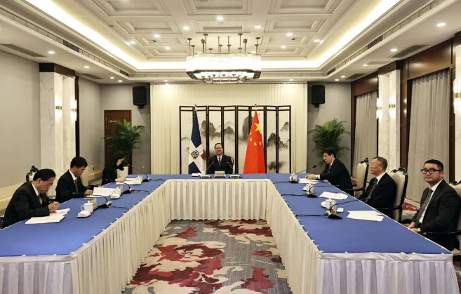 盈峰環(huán)境“助力”多米尼加清運(yùn)垃圾，毛偉明省長(zhǎng)出席線上交接儀式